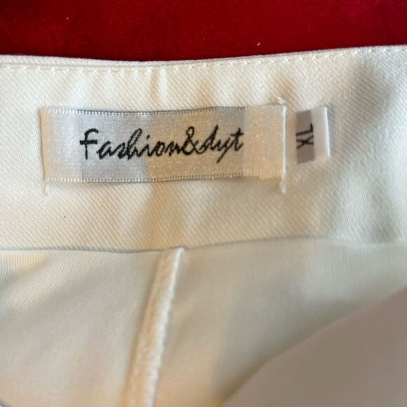 Fashion & dyt XL white pleated skirt with built in under shorts - Picture 5 of 9